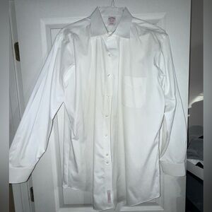 Brooks Brothers White Dress Shirt 16.5 35 Traditional Fit Non Iron Cotton